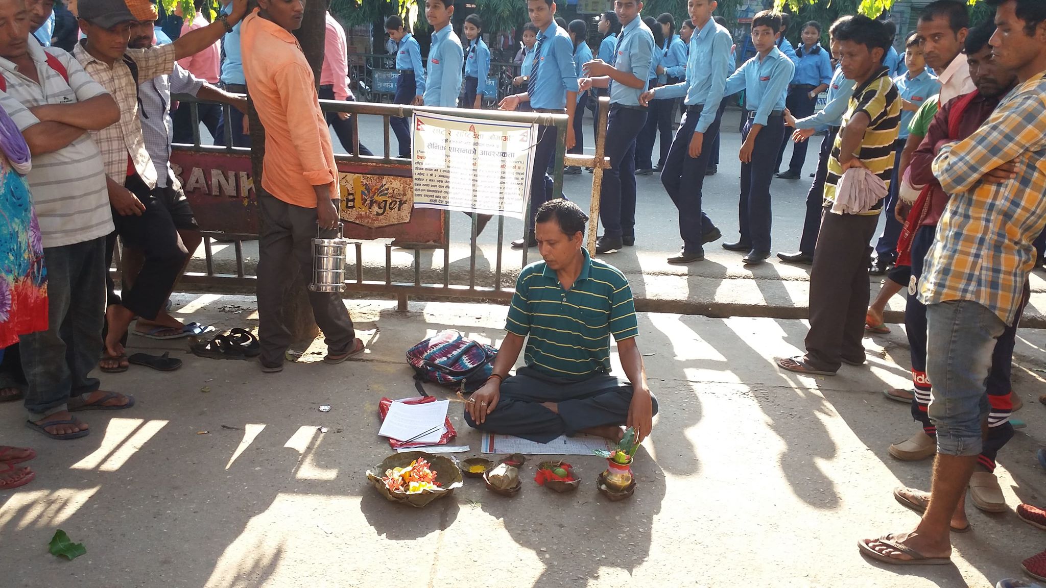 नेपालमा सैनिक शासन माग गदै संविधान कै श्राद्ध