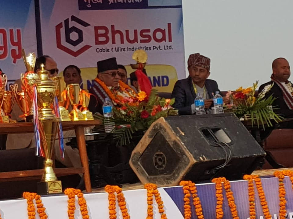 संविधान उल्टाउनेतिर सोच्न जरुरी छैन : प्रचण्ड 