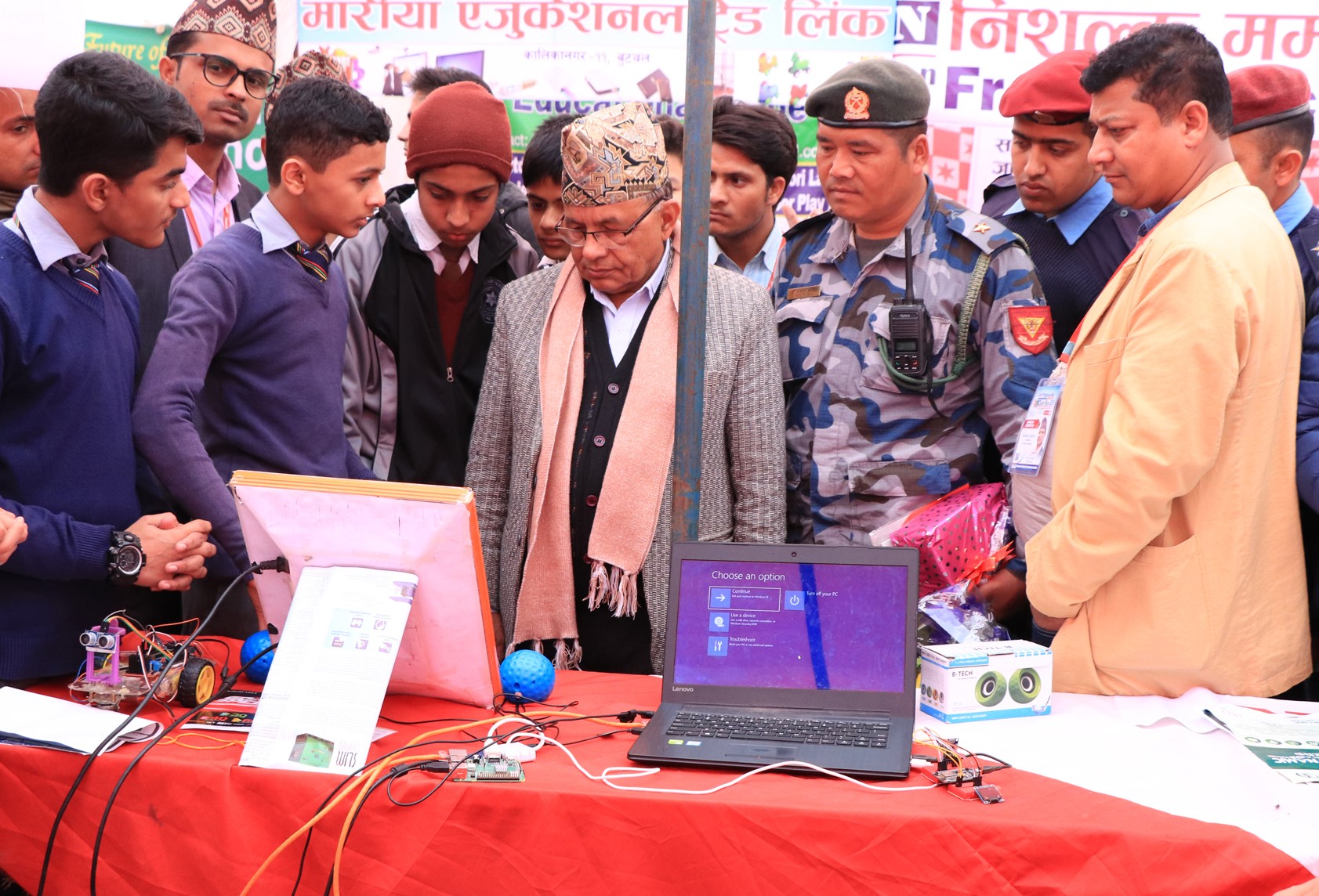 उद्योगमन्त्री र  प्रदेशसभा सदस्य न्यौपानेद्धारा अवलोकन
