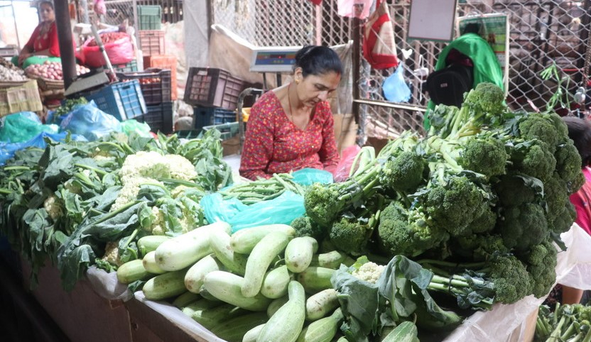 अविरल वर्षाका कारण काठमाडौंमा तरकारीको भाउ अत्यधिक बढ्यो