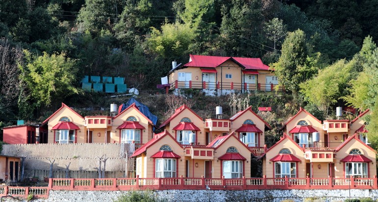 दामनको पानोरमा रिसोर्ट निलम्बित