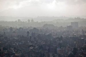 काठमाडौँ उपत्यकाको वायु अहिलेसम्मै प्रदुषित : मास्क लगाएर बस्न सुझाव