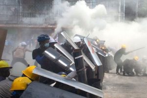 म्यान्मारमा सैन्य कारबाहीमा दर्जनौँको मृत्यु