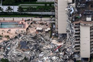 अमेरिकामा ४० वर्ष पुरानो १२ तले भवन ध्वस्त