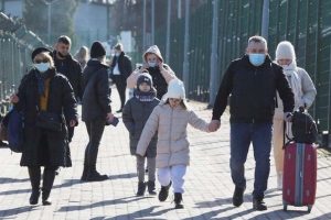 यूक्रेन युद्ध : सरदर ‘हरेक सेकेन्ड’ मा एक नाबालक शरणार्थी बन्दै