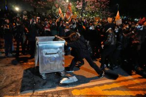 टर्कीमा सरकारको विरोधमा हजारौँ प्रदर्शनकारी सडकमा