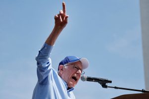 ‘कुलीनतन्त्रविरुद्ध लड्ने’ स्यान्डर्सको घोषणा