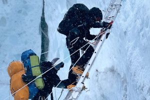 यसवर्षको सर्वोच्च शिखर आरोहणः ४२१ चुचुरो चुम्ने प्रतिक्षामा