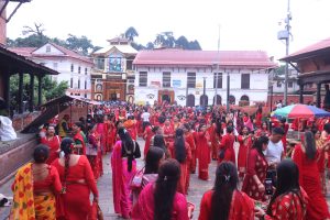 पशुपतिनाथलगायत देशभरका शिवालयमा  भक्तजनको घुइँचो