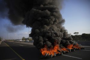 गाजामा युद्धका कारण इजरायलमा बढ्दो निराशा राष्ट्रव्यापी प्रदर्शनमा विस्फोट