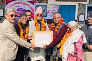 सार्दीखोला विद्यार्थी सहयोग समितिद्वारा प्रअ आचार्य सम्मानित