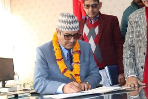 चौलागाईंद्वारा भौतिक मन्त्रालयको पदभार ग्रहण