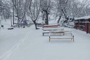 हिमपातपछि मुक्तिनाथ मन्दिर परिसर सुनसान, कागबेनीमै रोकिए दर्शनार्थी