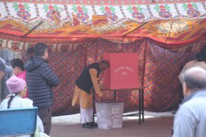 नेपाली कांग्रेसका सभापति थापाद्वारा मतदान