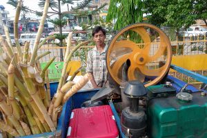 उखुको जुस बेच्दै आत्मनिर्भर बन्दै युवा