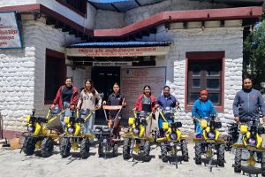 मुस्ताङका किसानलाई अनुदानमा हाते ट्याक्टर