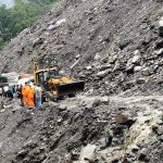 सिरुवारी पहिराले बेनी–जोमसोम सडक अवरुद्ध