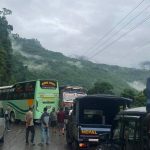 जलबिरेमा दुई बस र ट्रक ठोक्किँदा ३० जना घाइते