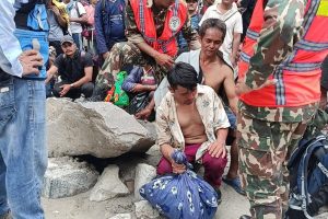 सुरुङबाट विदेशीसहित २०८को उद्धार