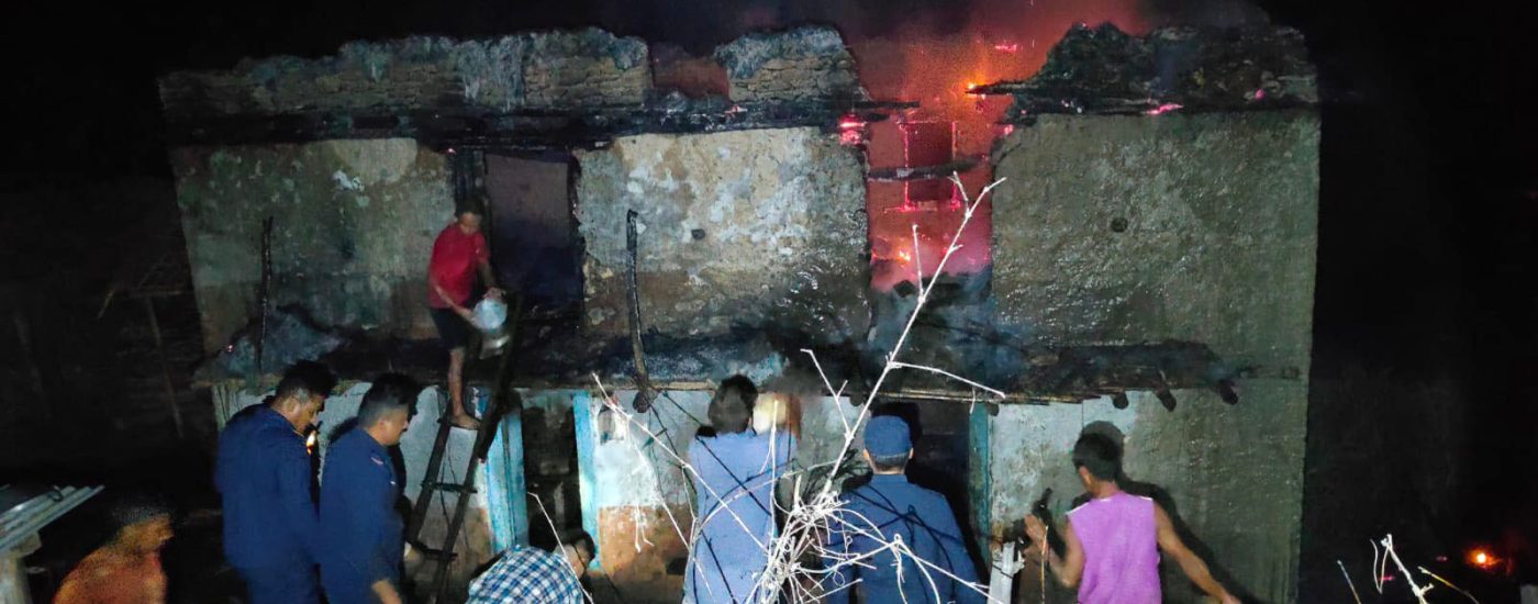 विद्युत् ‘सर्ट’भएर आगलागी हुँदा दुई घर नष्ट, २६ लाख बराबरको क्षति